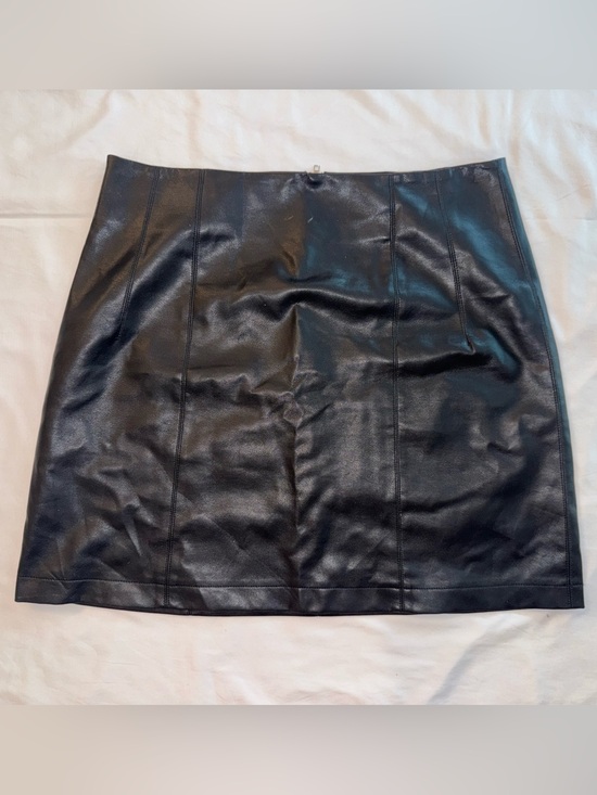 Fashion On Earth Dresses & Skirts - Fashion on Earth Black Faux Leather Mini Skirt | Size Large